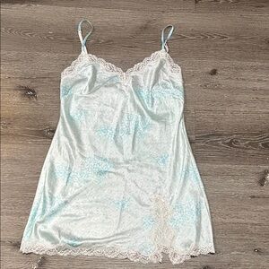 Elegant Lace-Trimmed Chemise in White and Blue